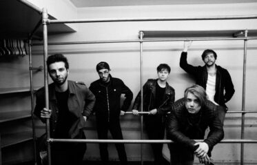 Afbeelding voor Nothing But Thieves + Stal