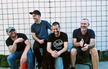 Afbeelding voor Helmet + Local H