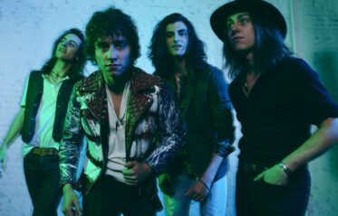 Afbeelding voor Greta Van Fleet + MOOON