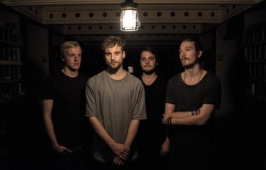 Afbeelding voor The First Resort, Holsaby & Smoking Alaska