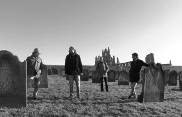 Afbeelding voor You Should Get To Know Us + The Klittens