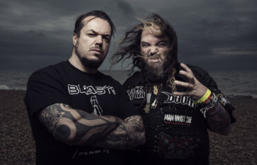 Afbeelding voor Max & Iggor Cavalera ‘Return Beneath Arise’