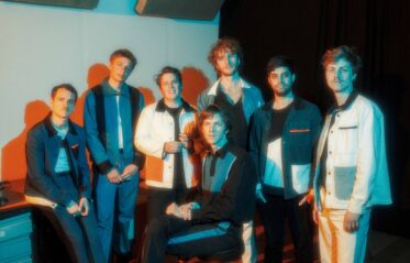 Afbeelding voor Jungle By Night