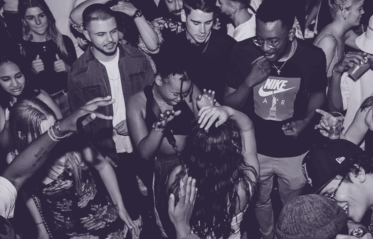 Afbeelding voor Doornroosje At Night: het verhaal achter Froday