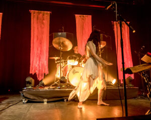 Festival Logo Kalandra + Lili Refrain