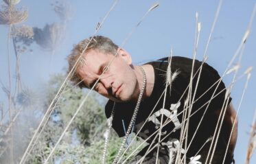 Alabaster DePlume