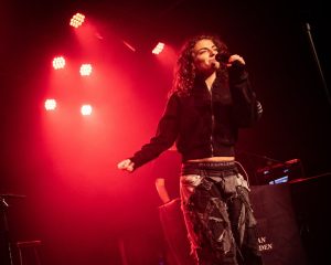 Festival Logo Isabèl Usher