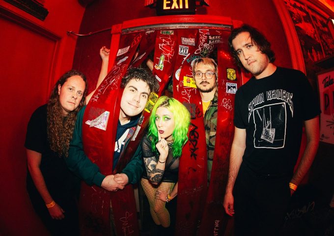 Frankie and the Witch Fingers