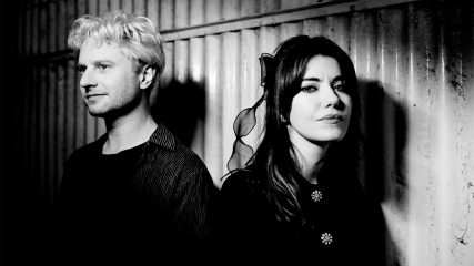 thumbnail voor Blood Red Shoes