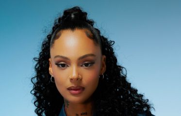 Image for Zoë Livay